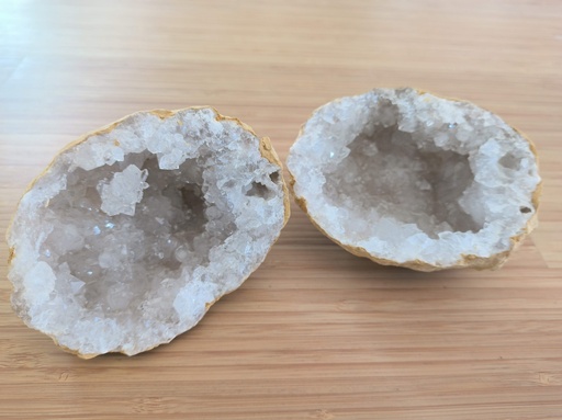 Géode cristal de roche 9cm